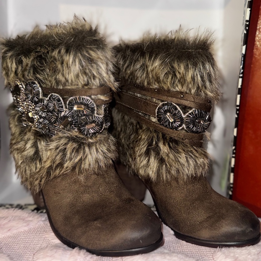 Naughty Monkey Bejeweled Fur Heeled Ankle Boots Women's 5 Dark Brown Boho NIB